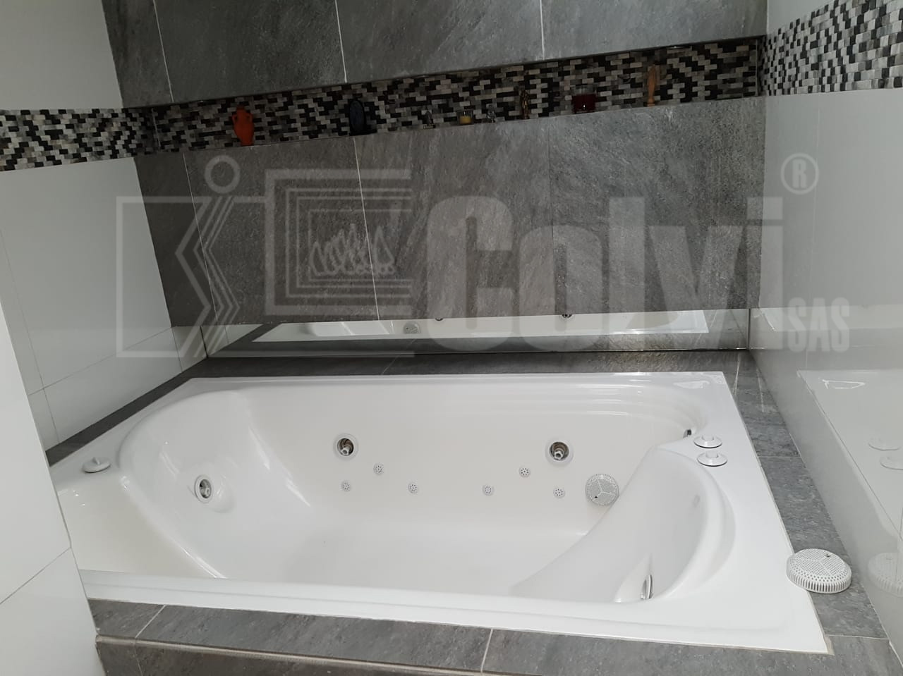 JACUZZI EMPOTRADO EN MANPOSTERIA3